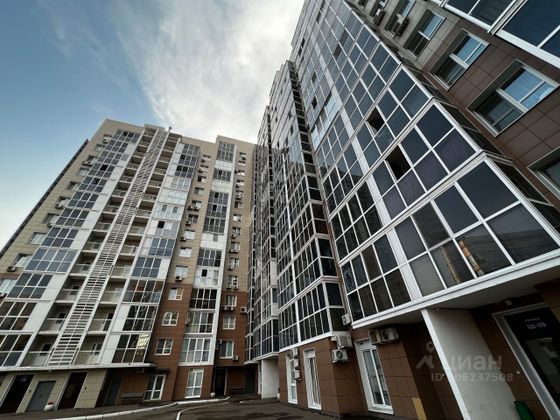 Продажа 2-комнатной квартиры 70 м², 8/15 этаж