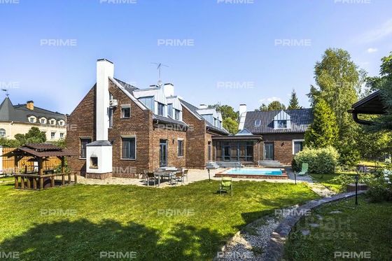 Аренда дома, 470 м², с участком 20 соток