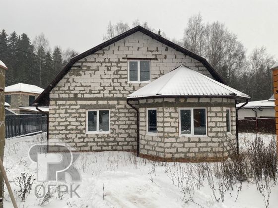 Продажа дома, 210 м², с участком 9,2 сотки