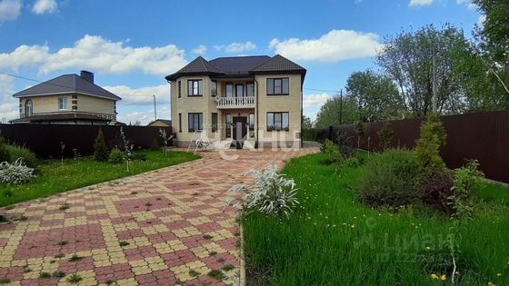 Продажа дома, 300 м², с участком 15 соток