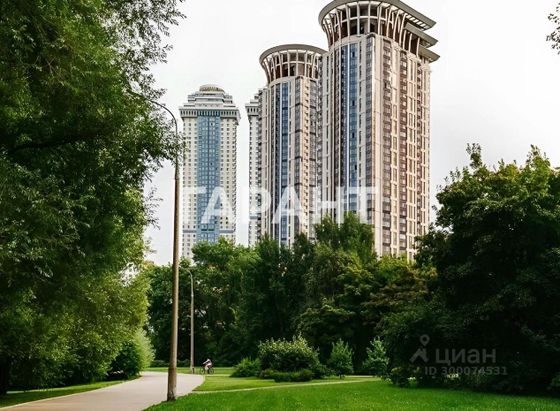 Продажа 4-комнатной квартиры 134 м², 21/44 этаж