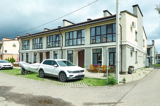 Продажа 3-комнатной квартиры 105 м², 2/3 этаж