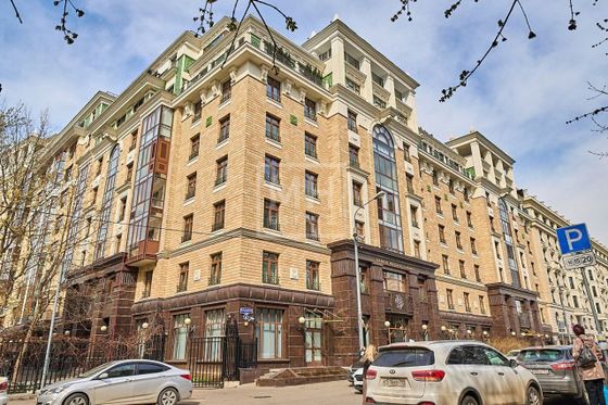 Продажа 4-комнатной квартиры 201,6 м², 4/11 этаж