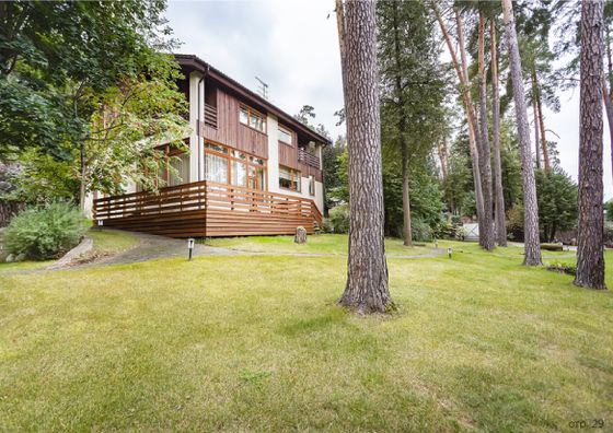 Продажа дома, 500 м², с участком 30 соток