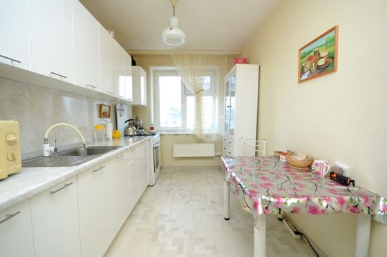 Продажа 4-комнатной квартиры 72 м², 2/5 этаж