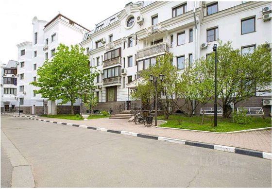 Продажа 4-комнатной квартиры 157 м², 2/5 этаж