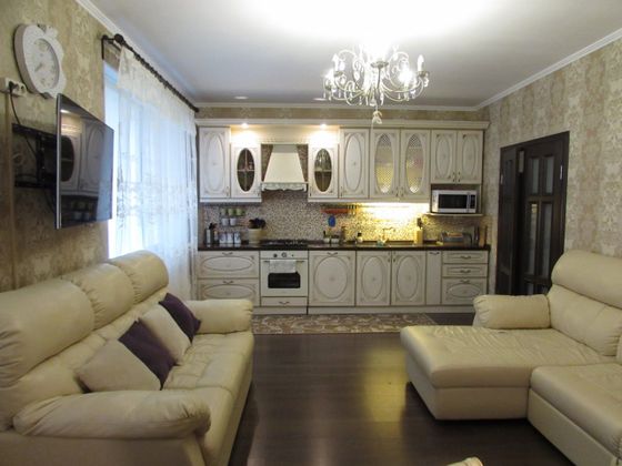 Продажа 3-комнатной квартиры 102 м², 1/5 этаж