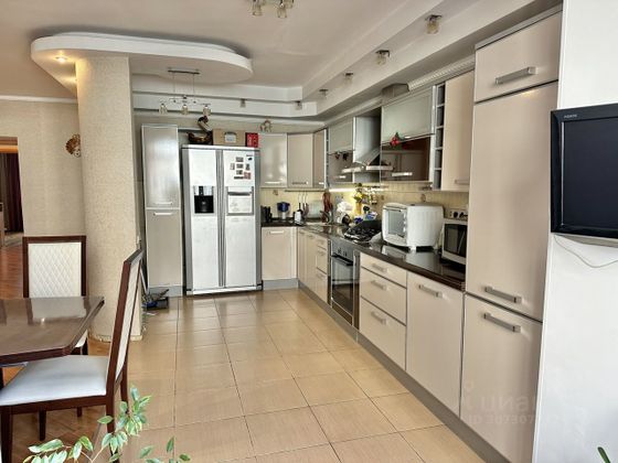 Продажа 4-комнатной квартиры 132 м², 2/7 этаж