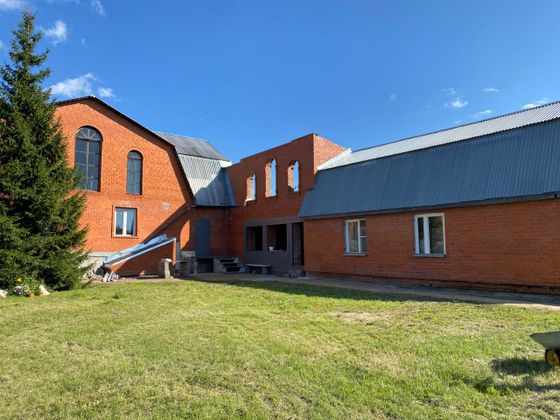 Продажа дома, 395 м², с участком 15 соток