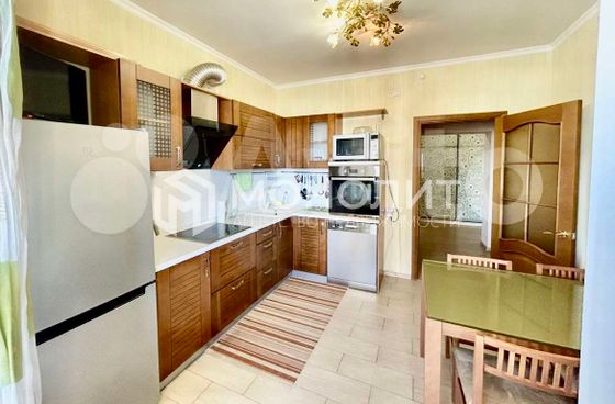 Аренда 3-комнатной квартиры 90 м², 4/9 этаж