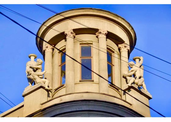 Продажа многокомнатной квартиры 140 м², 2/5 этаж