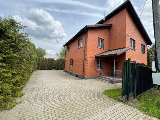 Аренда дома, 320 м², с участком 12 соток