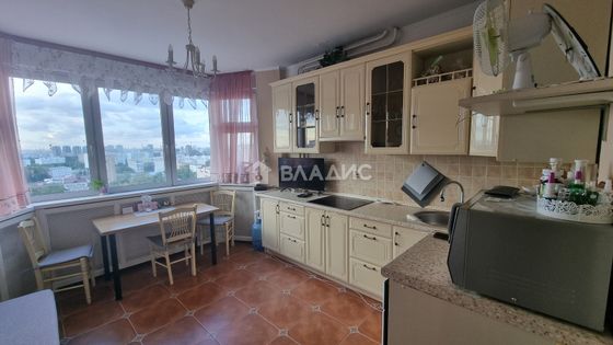 Продажа 2-комнатной квартиры 61 м², 17/17 этаж