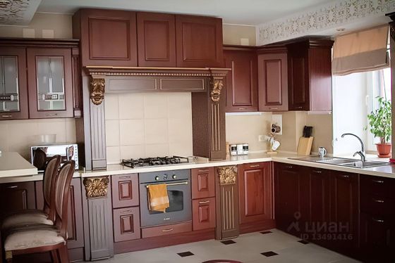 Продажа дома, 350 м², с участком 4 сотки