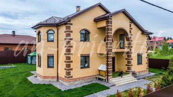 Продажа дома, 250 м², с участком 10,6 сотки