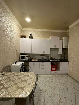 Продажа 2-комнатной квартиры 60 м², 1/3 этаж