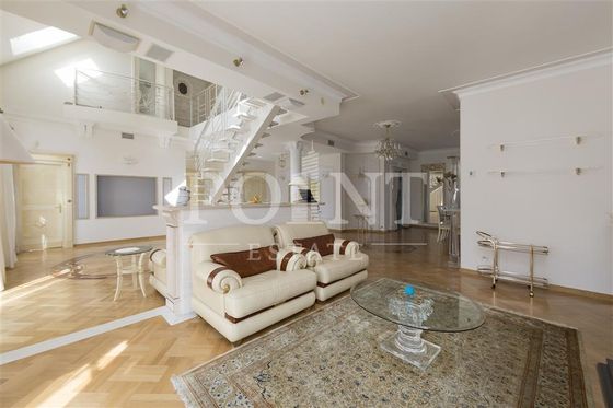 Аренда 4-комнатной квартиры 230 м², 7/7 этаж