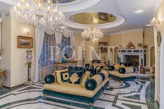 Продажа дома, 1 400 м², с участком 42 сотки