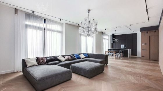 Продажа 4-комнатной квартиры 160 м², 3/7 этаж