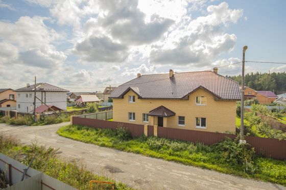 Продажа дома, 500 м², с участком 12 соток