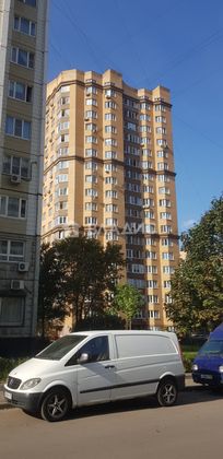 Продажа 2-комнатной квартиры 57 м², 1/18 этаж