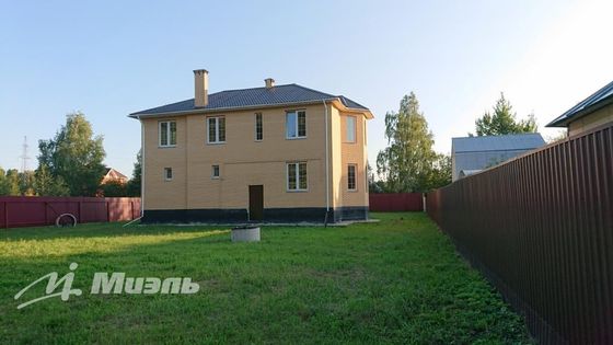 Продажа дома, 205,5 м², с участком 12 соток