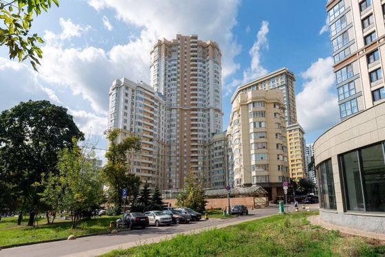 Продажа 3-комнатной квартиры 96 м², 3/30 этаж