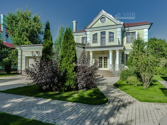 Продажа дома, 400 м², с участком 20 соток