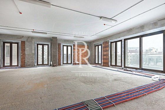 Продажа 4-комнатной квартиры 158 м², 5/7 этаж