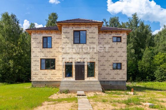 Продажа дома, 220,5 м², с участком 9 соток