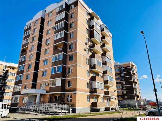 Продажа 3-комнатной квартиры 90 м², 1/9 этаж