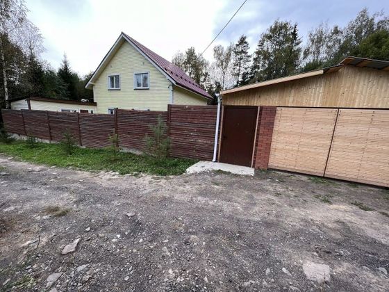 Продажа дома, 180 м², с участком 9 соток