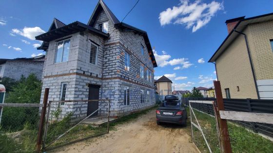 Продажа дома, 180 м², с участком 3 сотки