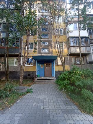 Продажа 2-комнатной квартиры 42 м², 1/5 этаж