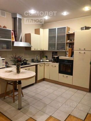 Продажа 4-комнатной квартиры 135 м², 3/4 этаж