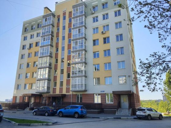 Продажа 3-комнатной квартиры 107 м², 1/8 этаж