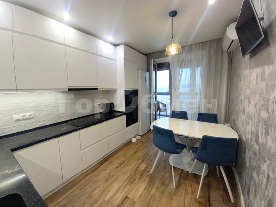 Продажа 2-комнатной квартиры 60 м², 18/23 этаж