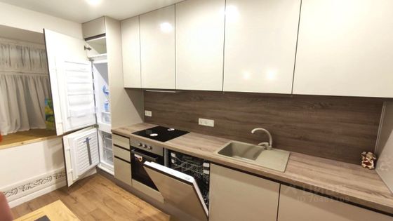 Продажа 2-комнатной квартиры 57 м², 1/5 этаж