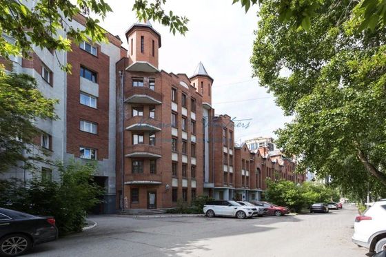 Продажа 4-комнатной квартиры 168 м², 2/5 этаж