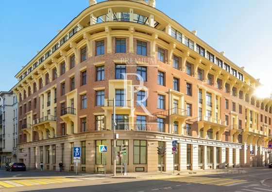 Продажа 4-комнатной квартиры 256 м², 3/7 этаж