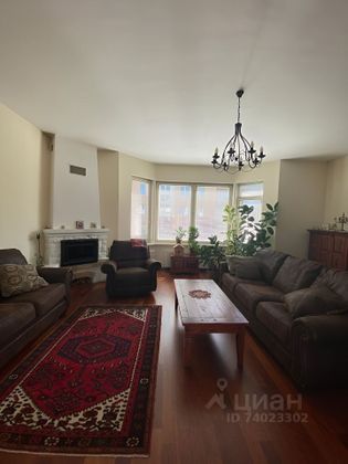 Продажа 4-комнатной квартиры 165 м², 2/3 этаж