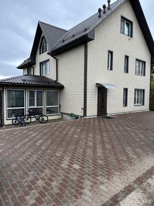Аренда дома, 330 м², с участком 9 соток