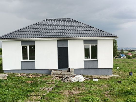 Продажа дома, 70 м², с участком 6 соток