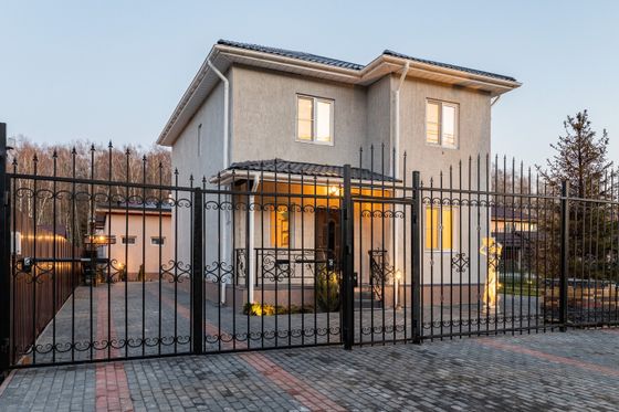 Продажа дома, 260 м², с участком 6 соток