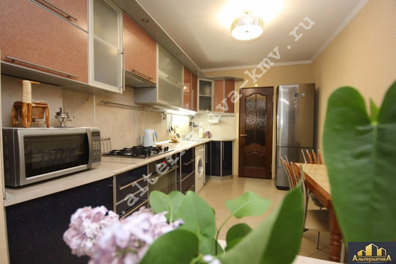 Продажа 3-комнатной квартиры 98 м², 2/5 этаж