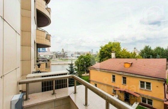 Продажа 4-комнатной квартиры 181,5 м², 2/8 этаж