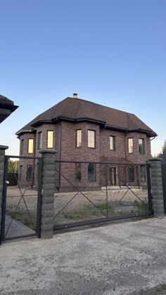 Продажа дома, 600 м², с участком 10 соток