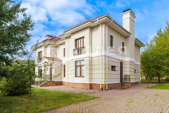 Продажа дома, 580 м², с участком 27,5 сотки