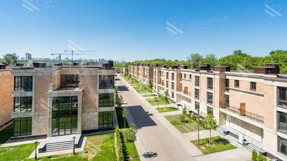 Продажа дома, 720,9 м², с участком 70 соток