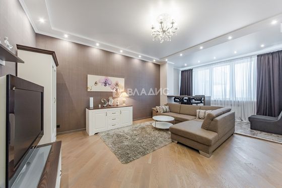 Продажа 4-комнатной квартиры 130 м², 10/25 этаж